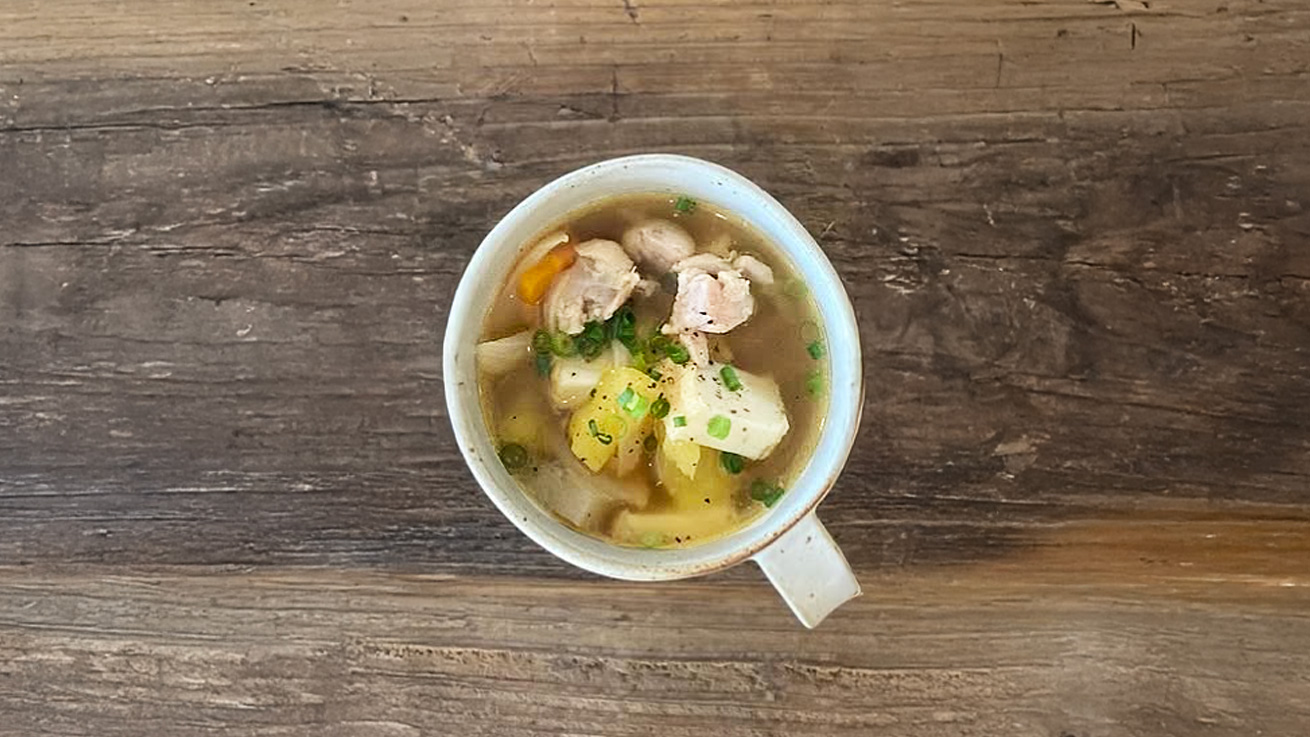 具沢山 鶏肉入りけんちん汁 1 具沢山 鶏肉入りけんちん汁